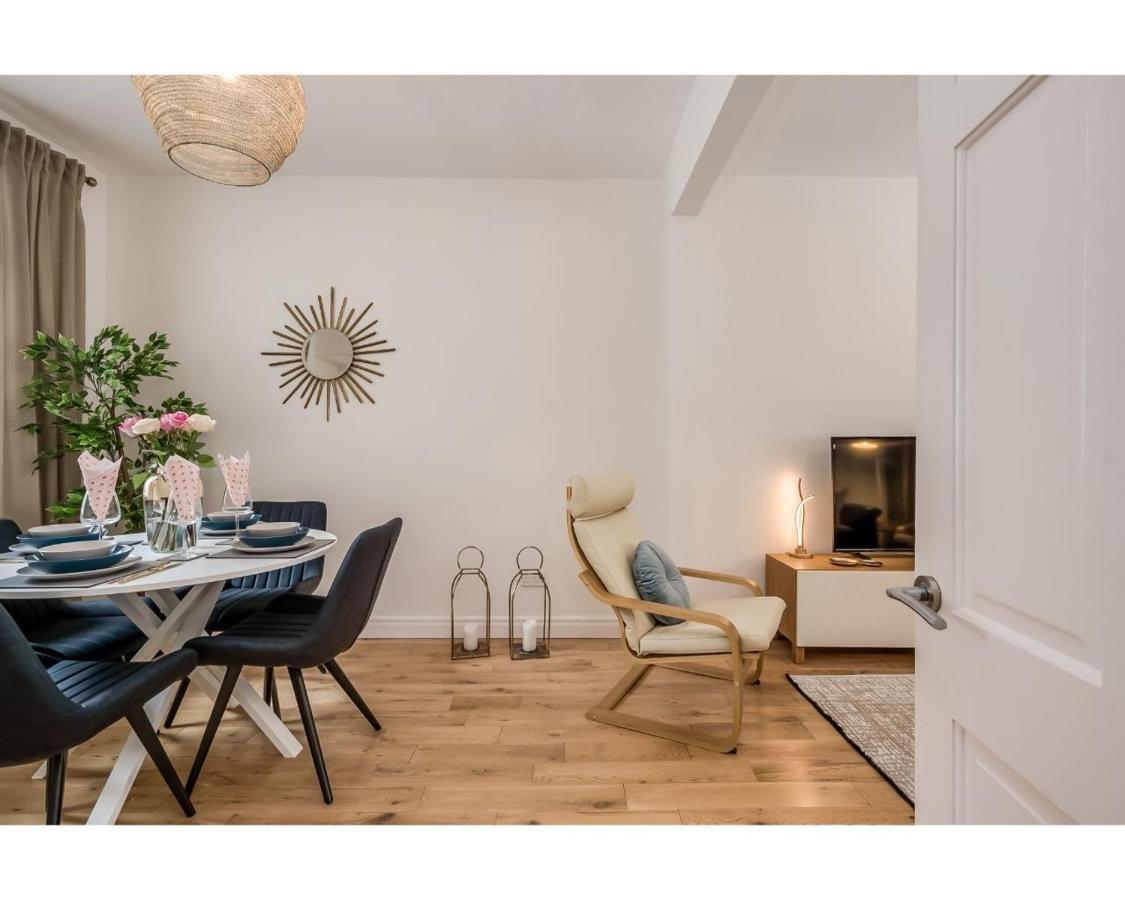 Central Belfast Apartments Chic Luxe R&R Exterior foto