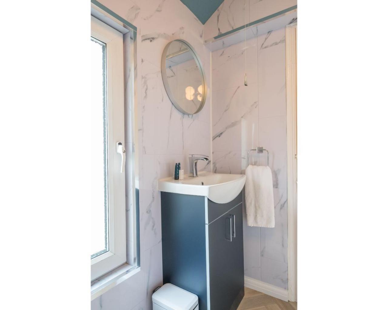 Central Belfast Apartments Chic Luxe R&R Quarto foto